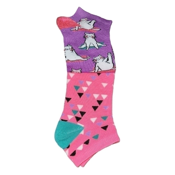 5/$13 Socks Size 5-9 Beverly Hills Polo Club socks Cat doing yoga poses.  NWT - Picture 7 of 7